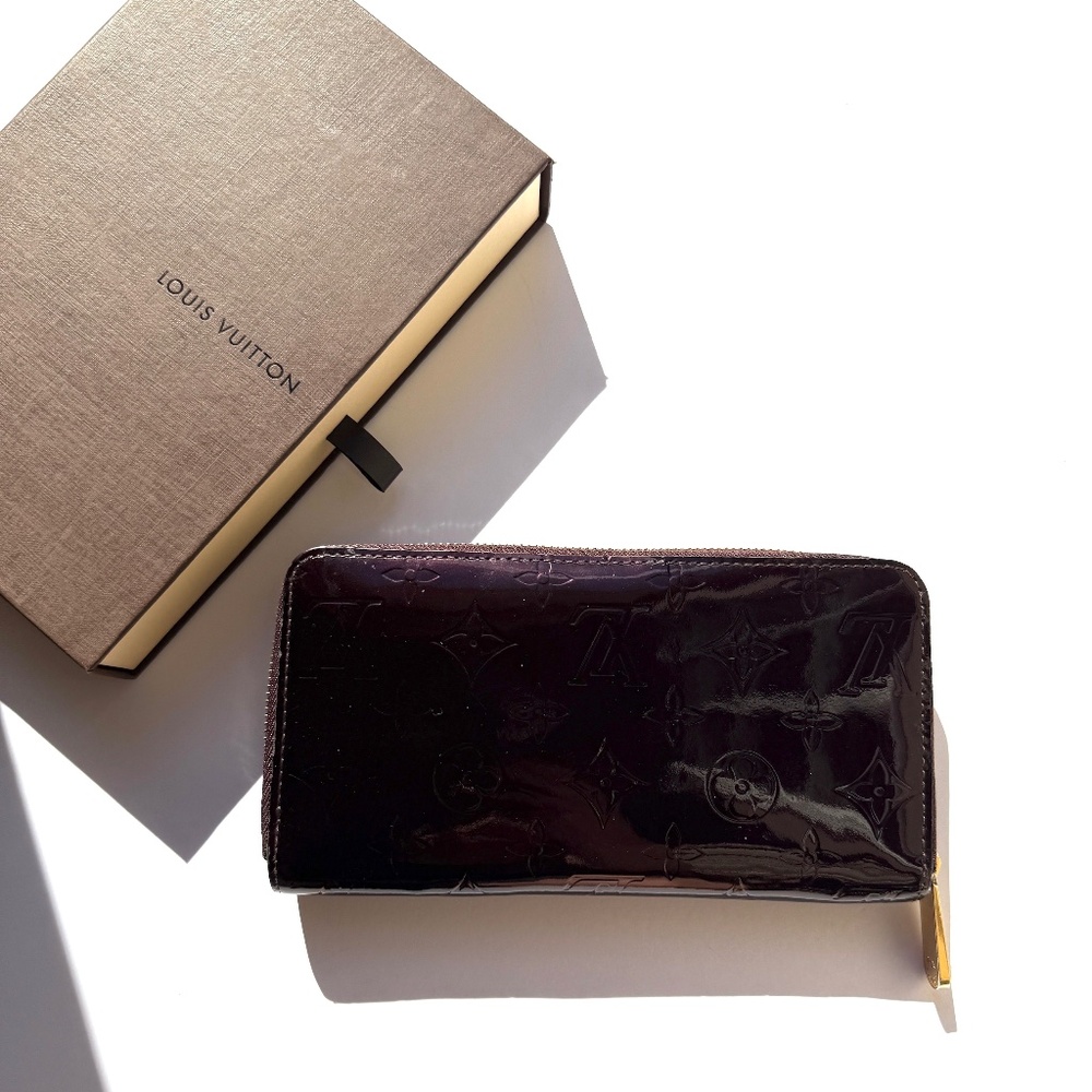 LOUIS VUITTON Vernis Zippy Long Amarante Zip Around Monogram Wallet  D